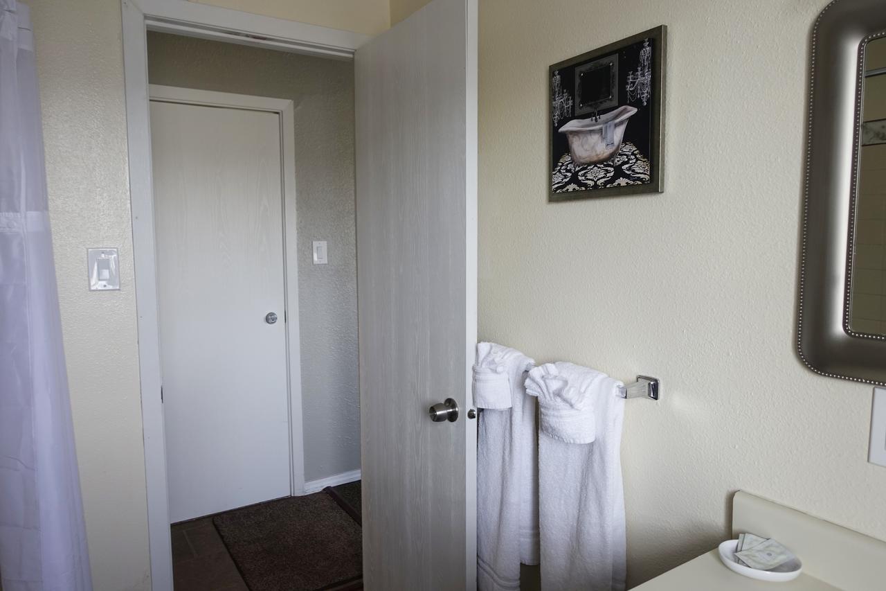 Anchorage Uptown Suites Exterior foto